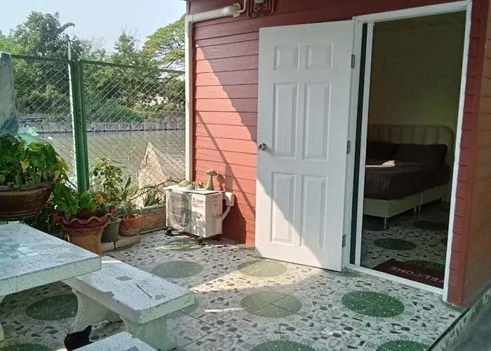 Baan Chaiy Khong บ้านชายคลอง Aparthotel Bangkok
